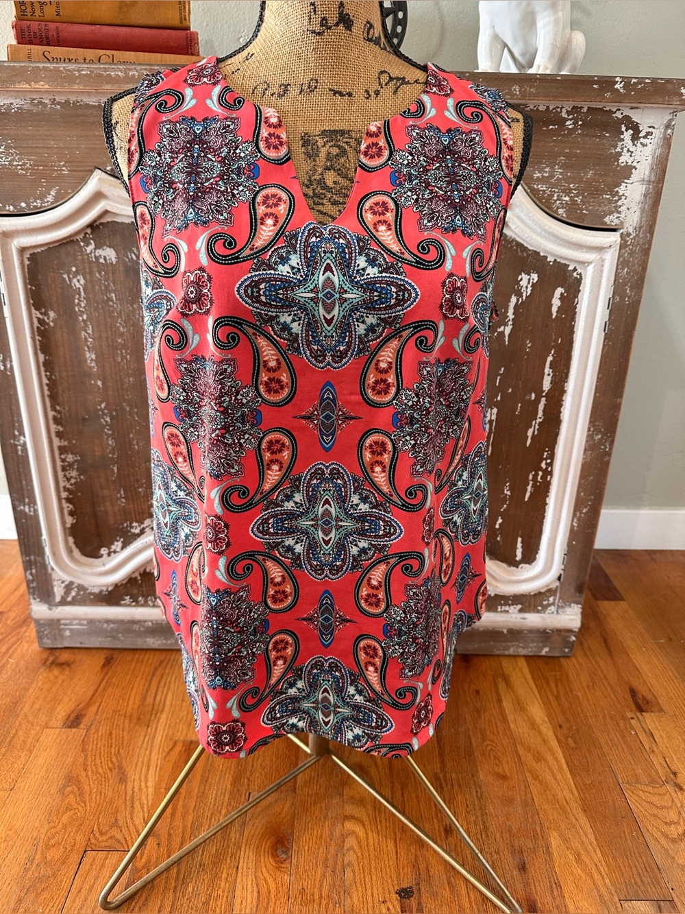 Ladies Medium Verse Sleeveless Blouse Shirt Tank Top